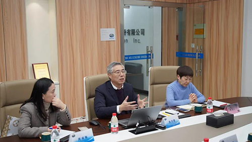 AG真人国际生物医药创始人&CEO陈春麟博士，药效部执行主任董文心博士，公司事务部总监周南梅等